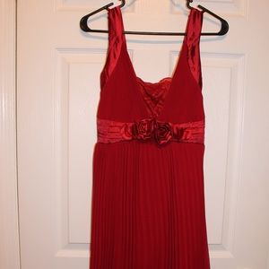 Red sleeveless dress